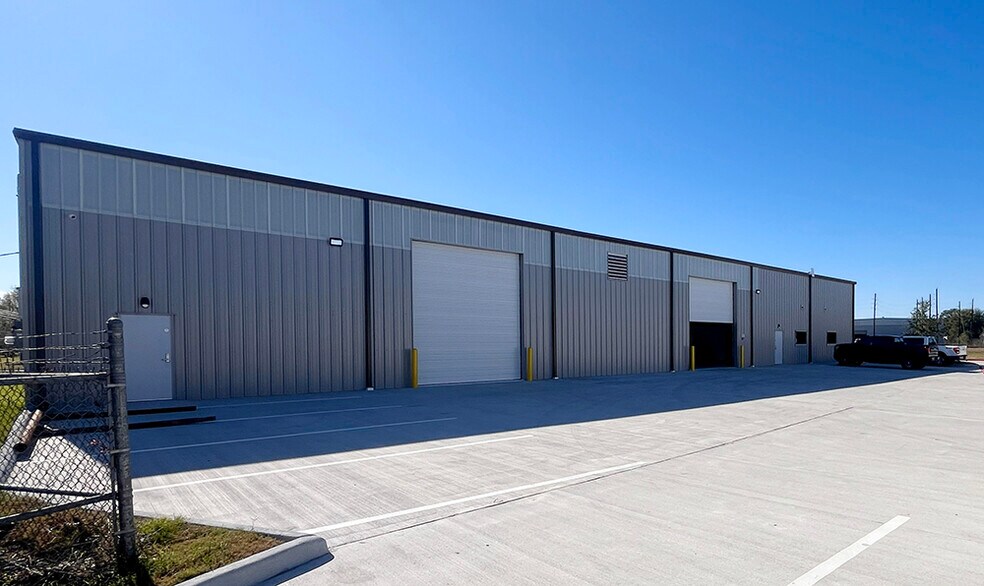 More Photos Of 11302 Tomball Park Dr, Tomball Warehouse For Sale
