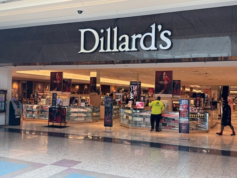 More Photos Of 800 N Green River Rd, Evansville Unknown For Lease