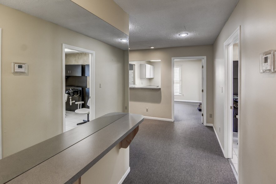 More Photos Of 3130 N Woodford St, Decatur General Retail For Sale