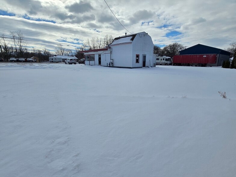 More Photos Of 365 E Main St, Waterloo Town Restaurant For Sale