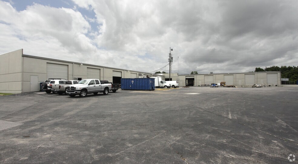 More Photos Of 1106 Smith Rd, Austin Warehouse For Lease