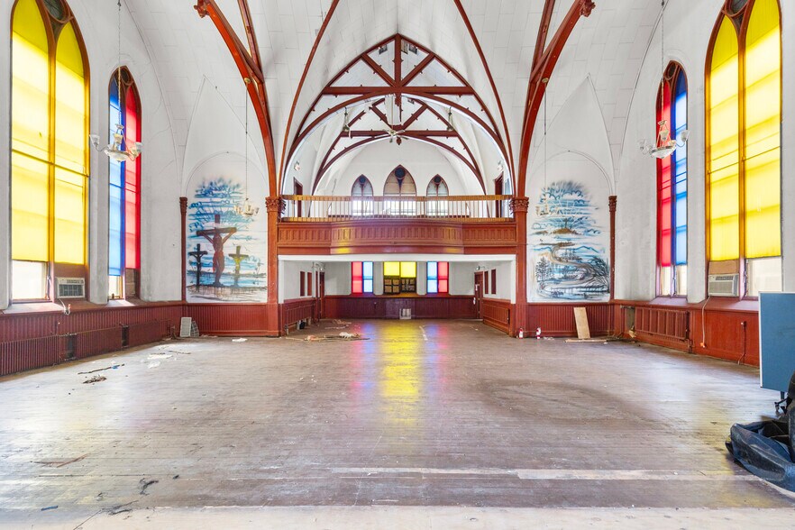 More Photos Of 124-140 W Garfield Ave, Milwaukee Religious Facility For Sale
