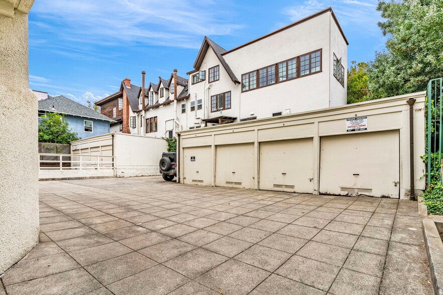 More Photos Of 2409 College Ave, Berkeley Apartments For Sale