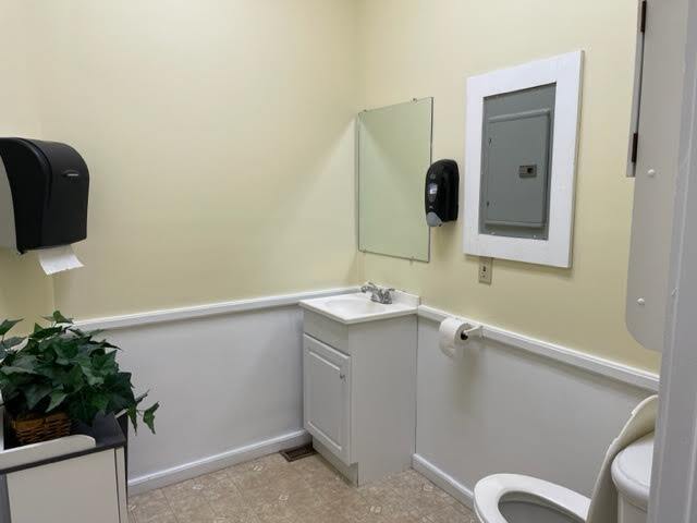 More Photos Of 133 S Peterboro St, Canastota Storefront Retail Office For Lease