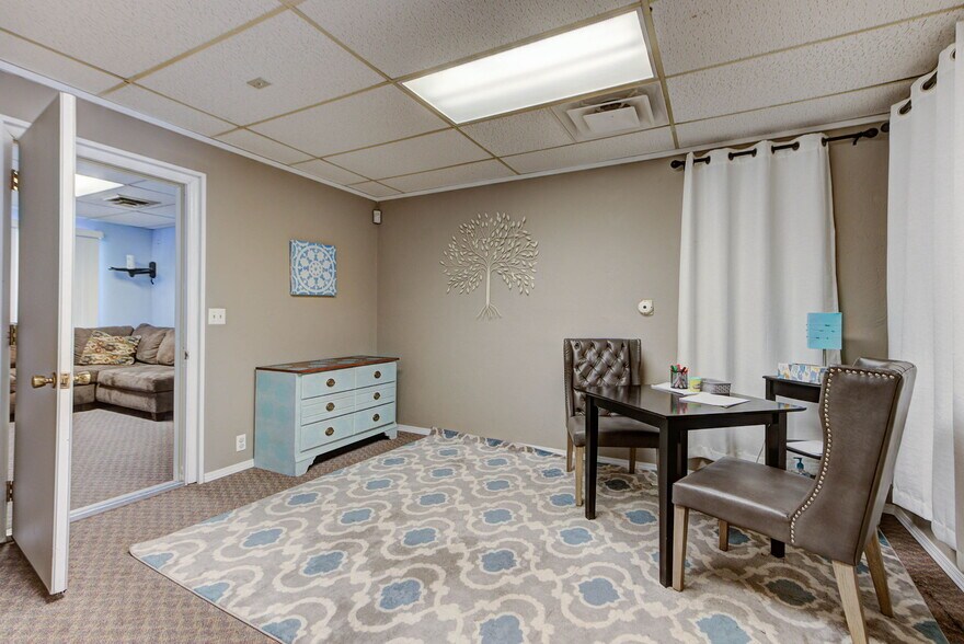 More Photos Of , El Reno Office For Sale