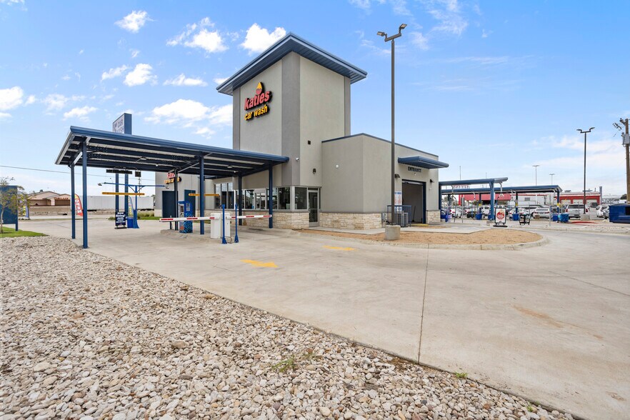 More Photos Of 4444 South Fwy, Fort Worth Carwash For Sale