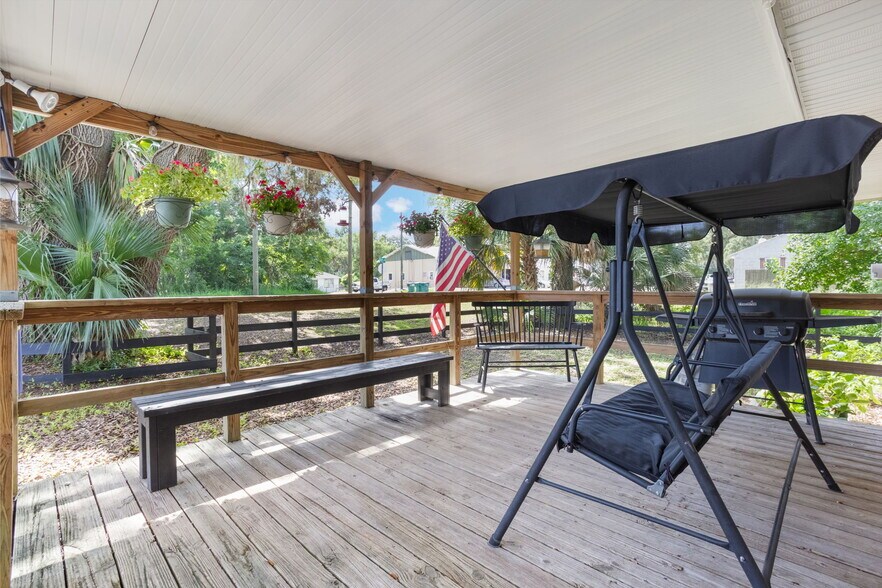 More Photos Of 300 N Dixie Ave, Fruitland Park Self Storage For Sale