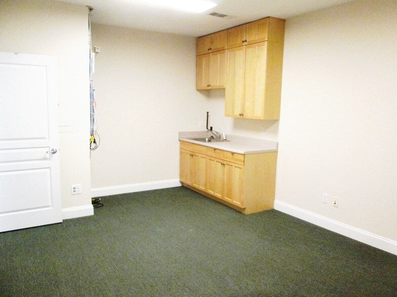 More Photos Of 4080 McGinnis Ferry Rd, Alpharetta Office For Lease