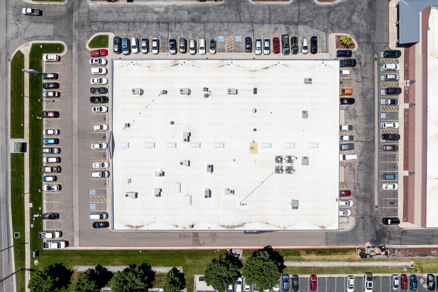 More Photos Of 517 W 100 N, Providence Loft Creative Space For Sale