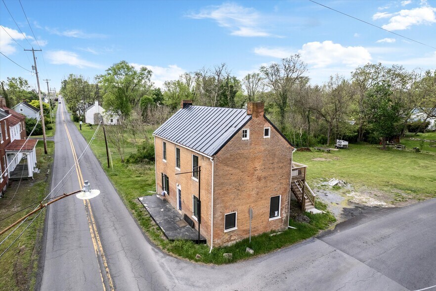 More Photos Of 7211 Queen St, Middleway Flex For Sale