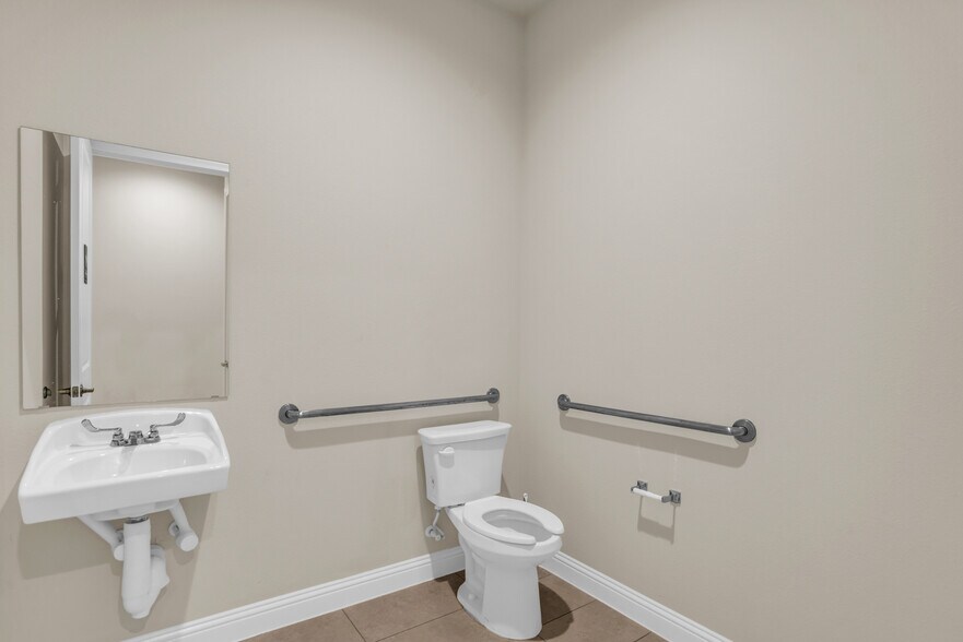 More Photos Of 2601 Little Elm Pky, Little Elm Medical For Sale