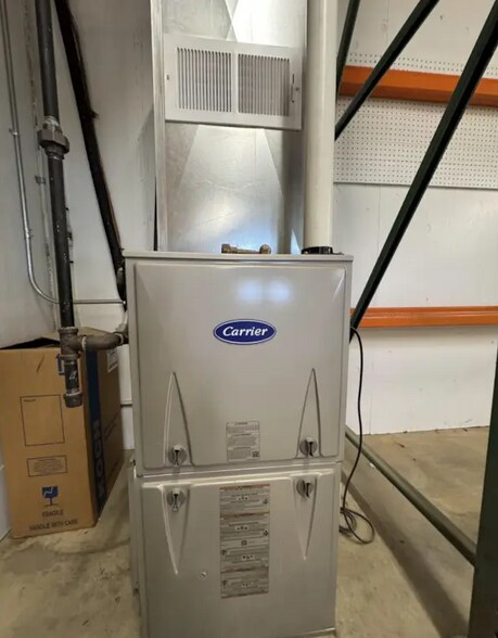 More Photos Of 633 1st Ave, Monroe Showroom For Sale