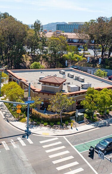 More Photos Of 11611 Rancho Bernardo Rd, San Diego Freestanding For Lease