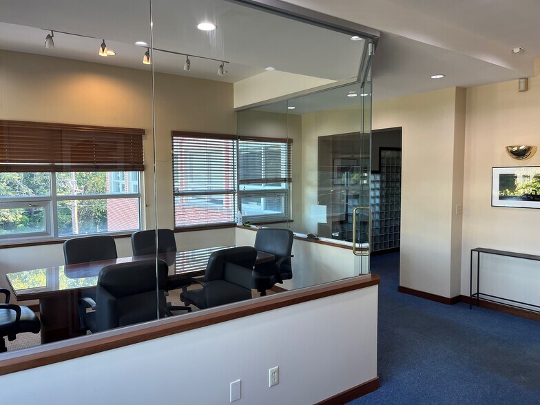 More Photos Of 525 Northern Blvd, Great Neck Medical For Lease