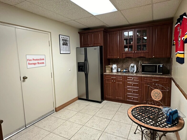 More Photos Of 950 S Andrews Ave, Pompano Beach Manufacturing For Sale