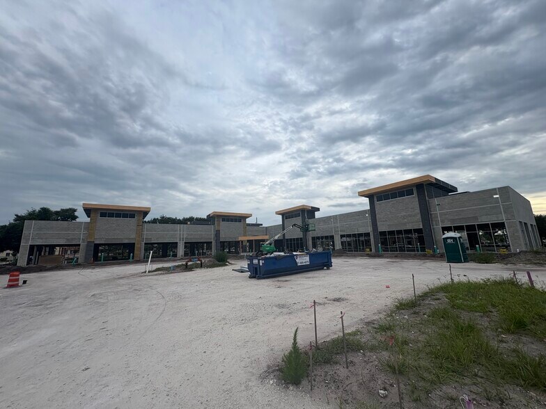 More Photos Of 2521 Partin Settlement Rd, Kissimmee General Retail For Lease