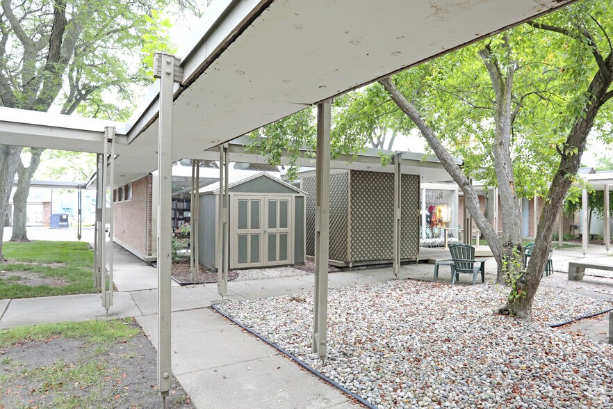 More Photos Of 23023 Orchard Lake Rd, Farmington Hills Unknown For Lease