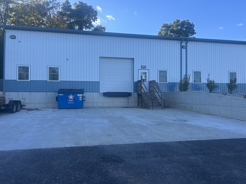 More Photos Of 3137 N Westbury Village Dr, Bloomington Warehouse For Lease