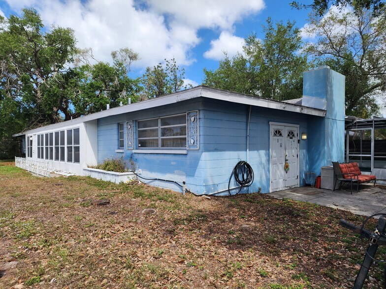 More Photos Of 2455 Bee Ridge Rd, Sarasota Office For Sale