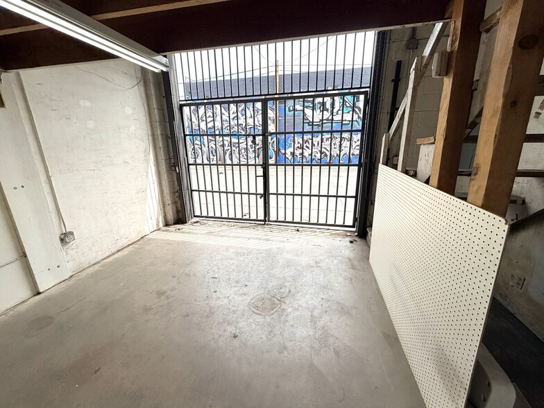 More Photos Of 1140-1146 S Main St, Los Angeles Storefront For Lease