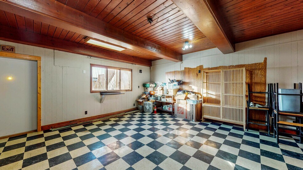 More Photos Of 209 S Main St, Jefferson General Retail For Sale