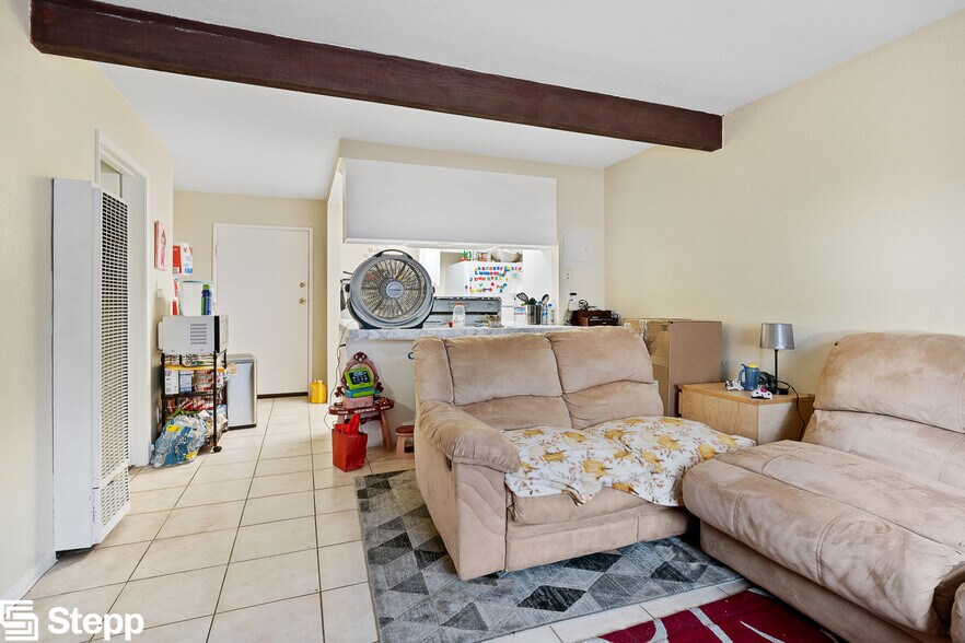 More Photos Of 560 W 4th St, San Pedro Apartments For Sale