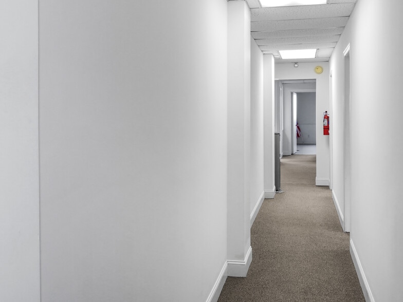 More Photos Of 1331 S Harbor City Blvd, Melbourne Office Residential For Lease