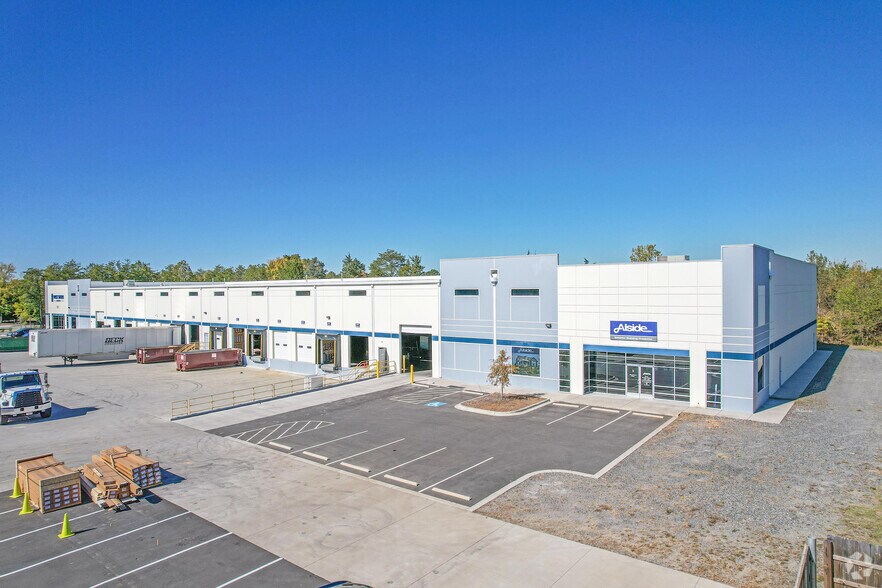 More Photos Of 12031 Westhall Dr, Charlotte Warehouse For Lease