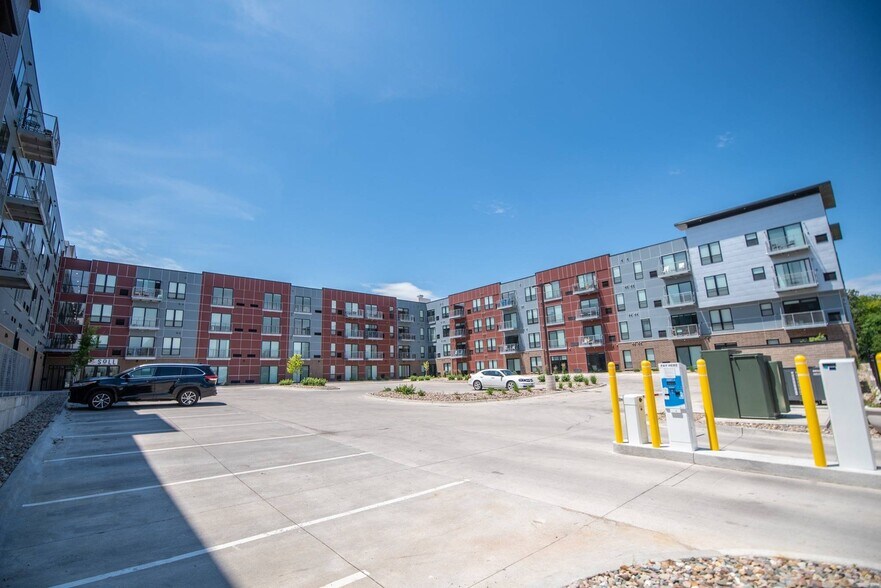 More Photos Of 2301 Ingersoll Ave, Des Moines Apartments For Lease