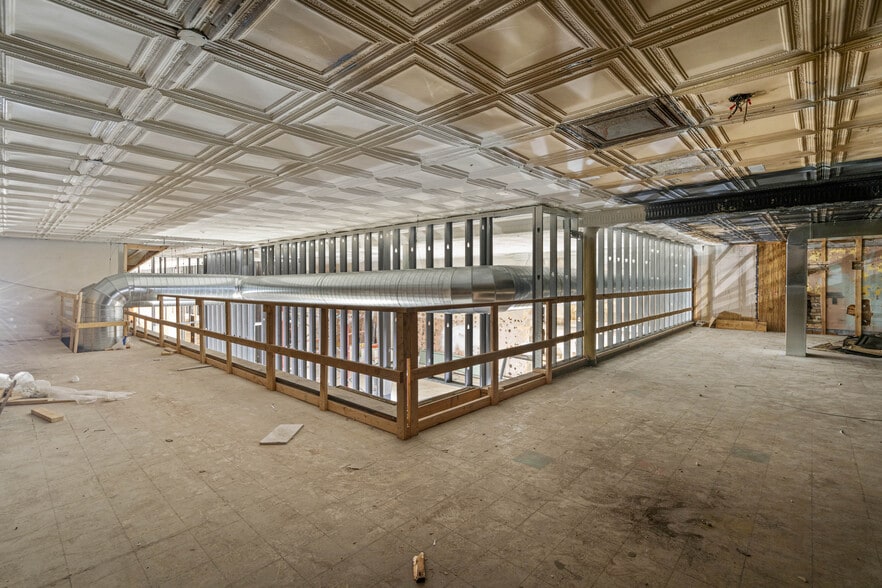 More Photos Of 1309 Tower Ave, Superior Restaurant For Sale