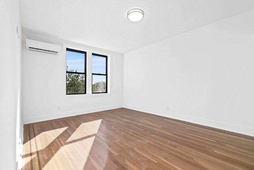 More Photos Of 31-53 Steinway St, Astoria Storefront Retail Office For Sale