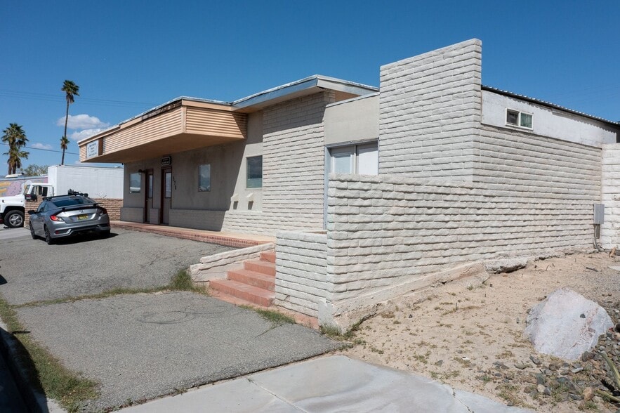 More Photos Of 570 Oleander Rd, Palm Springs Manufacturing For Sale