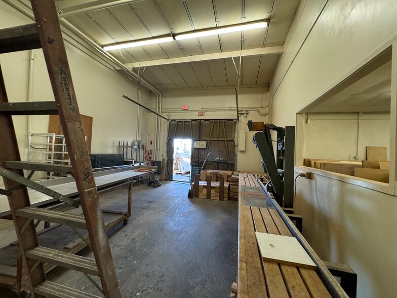 More Photos Of 5650 W Buckeye Rd, Phoenix Warehouse For Sale