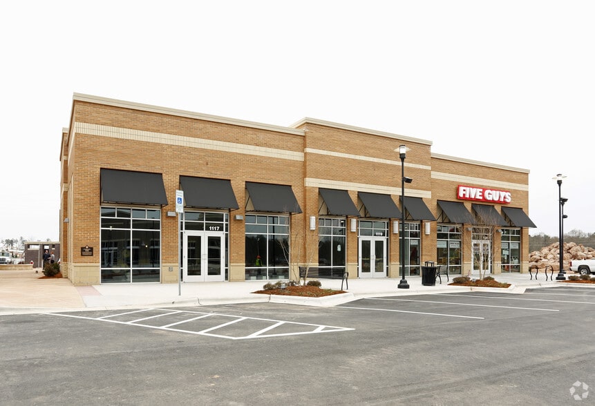 More Photos Of 1117-1121 Parkside Main St, Morrisville General Retail For Lease