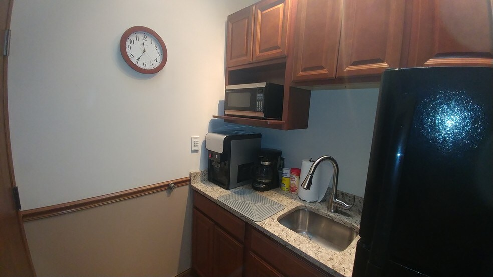 More Photos Of 7620-7632 W 159th St, Orland Park Office For Sale