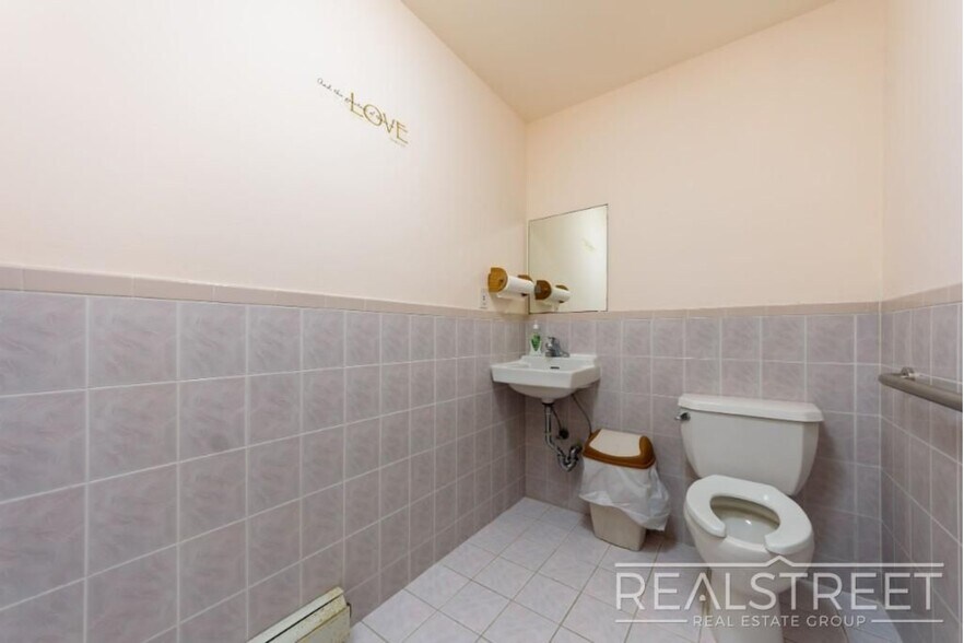 More Photos Of 90 Moore St, Brooklyn Apartments For Sale