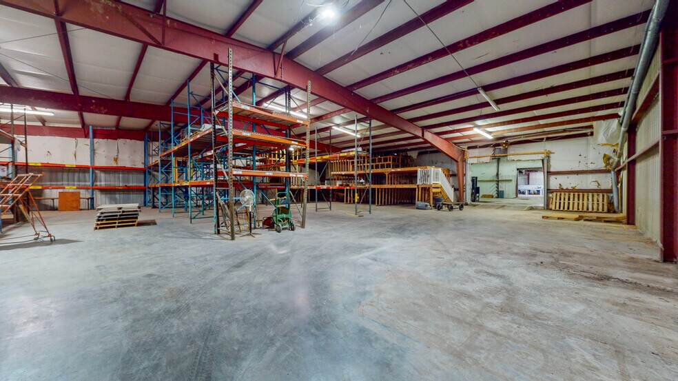 More Photos Of 5534/5546 Waterlevel Hwy, Cleveland Light Distribution For Sale