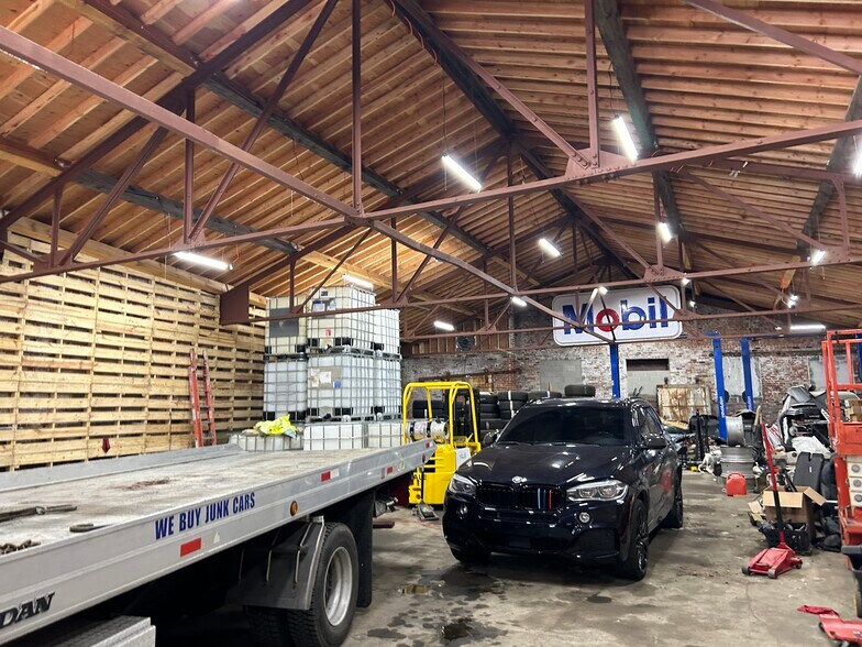 More Photos Of 15 E Farm St, Waterbury Warehouse For Sale