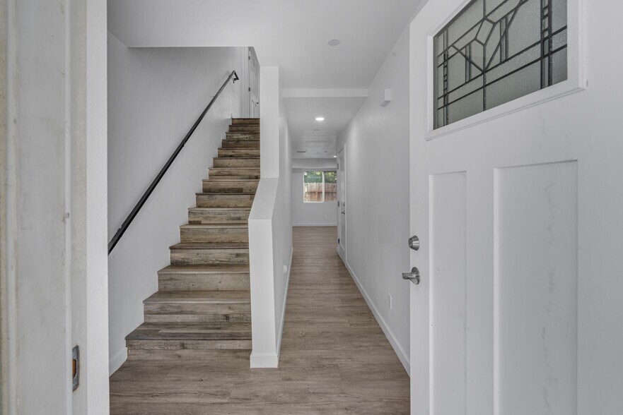 More Photos Of 2042 E El Segundo Blvd, Compton Apartments For Sale