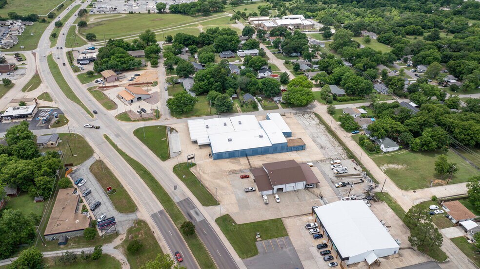 More Photos Of 1511 W Broadway St, Ardmore Auto Dealership For Sale