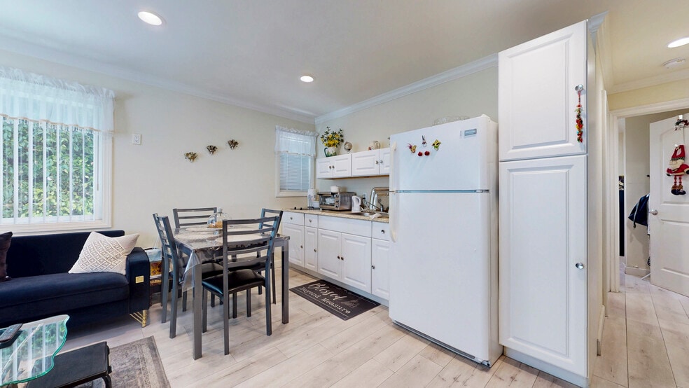 More Photos Of 1344 E Broadway, Glendale Apartments For Sale