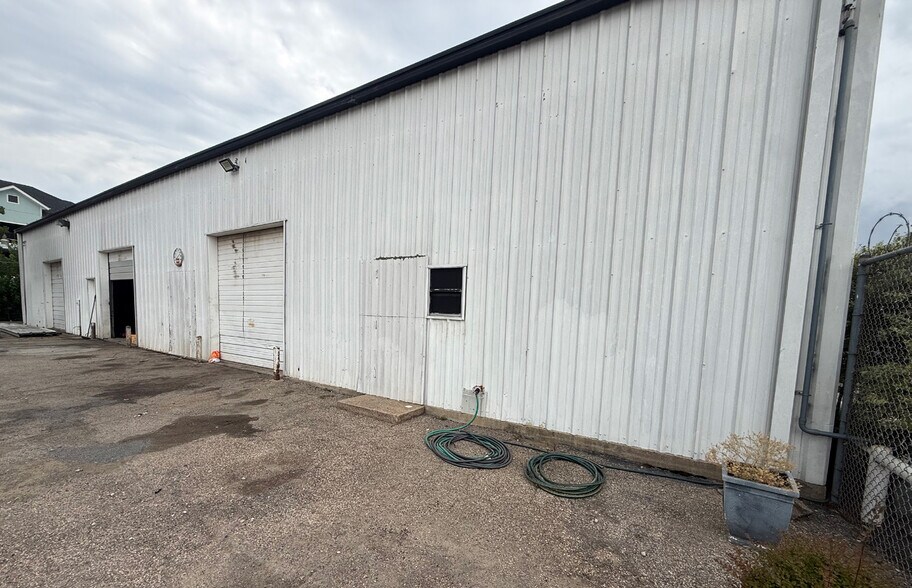 More Photos Of 3621-3623 Hemphill St, Fort Worth Industrial For Lease