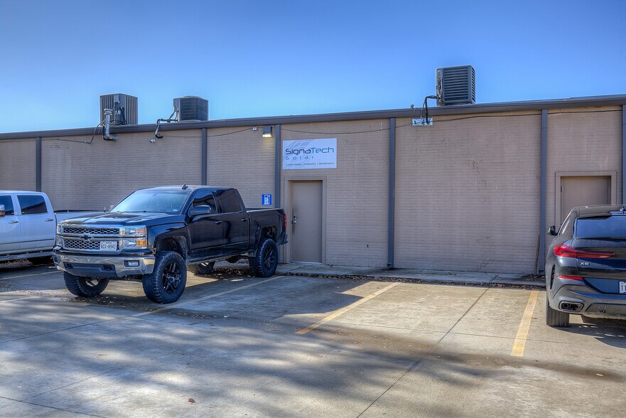 More Photos Of 400 Gilmer St, Sulphur Springs Storefront For Lease