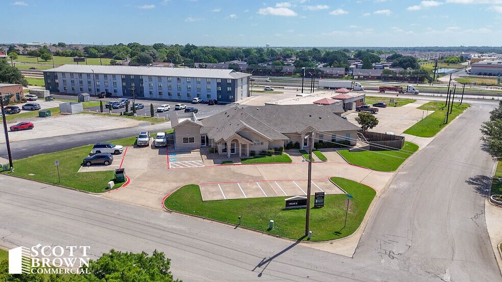 More Photos Of 3118 Los Colinas, Denton Office For Lease