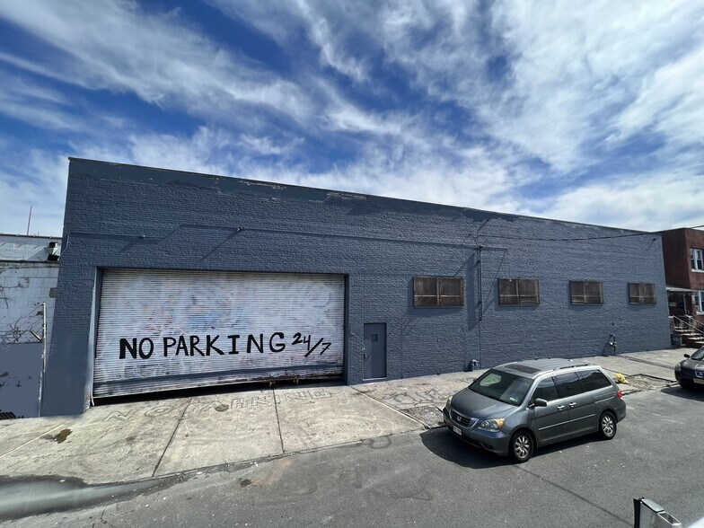 More Photos Of 640 3rd St, Newark Industrial For Lease