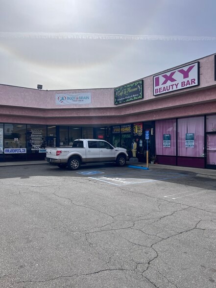 More Photos Of 17703-17715 Saticoy St, Reseda Unknown For Lease
