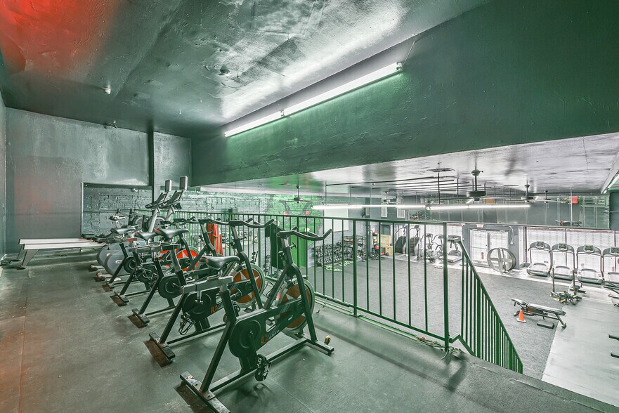 More Photos Of 2701 Emancipation Ave, Houston General Retail For Sale