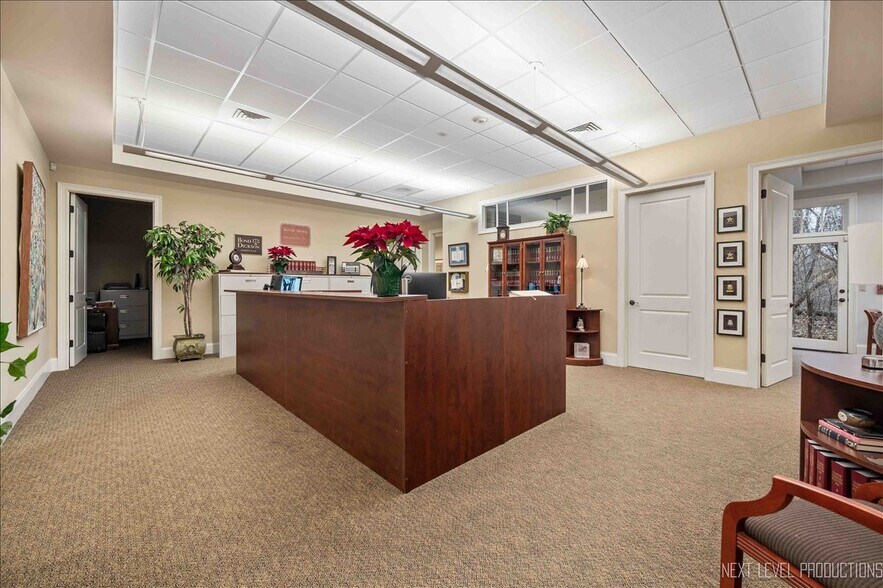 More Photos Of 400 Knoll St, Wheaton Office For Sale