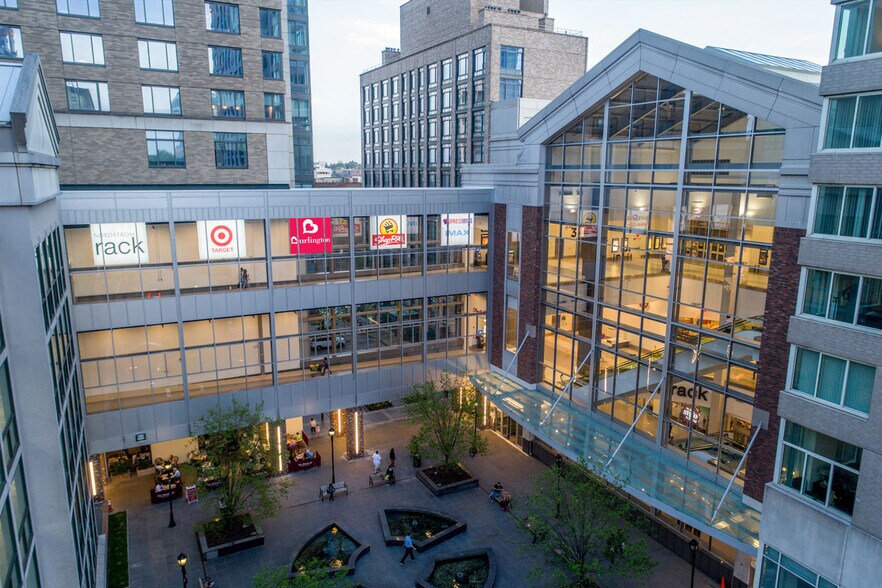 More Photos Of 1-11 City Pl, White Plains Unknown For Lease