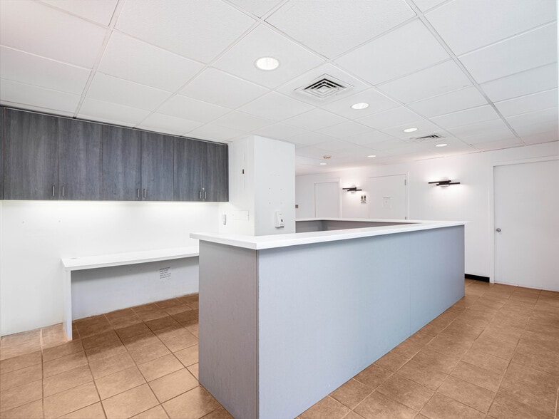 More Photos Of 30 W 60th St, New York Apartments For Lease